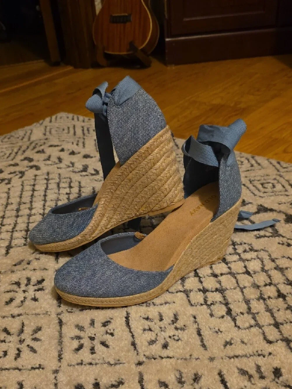 Old Navy Women’s Blue Wedge Sandals Ankle Tie, Size 6, NWOT